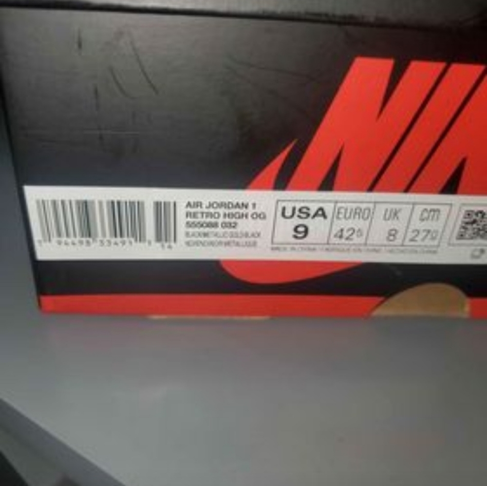 Mens size 9 air jordan 1s